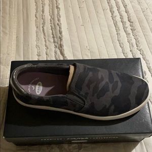 Dr. Scholl’s Madison Grey